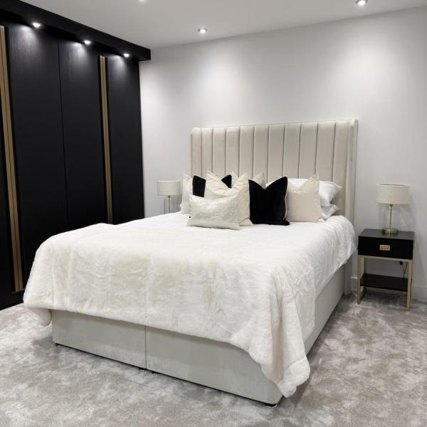 Lyla Divan