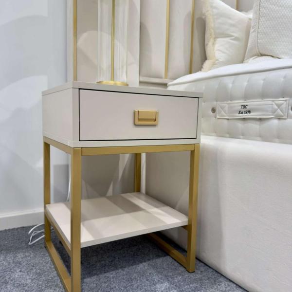 Atlantis Bedsides