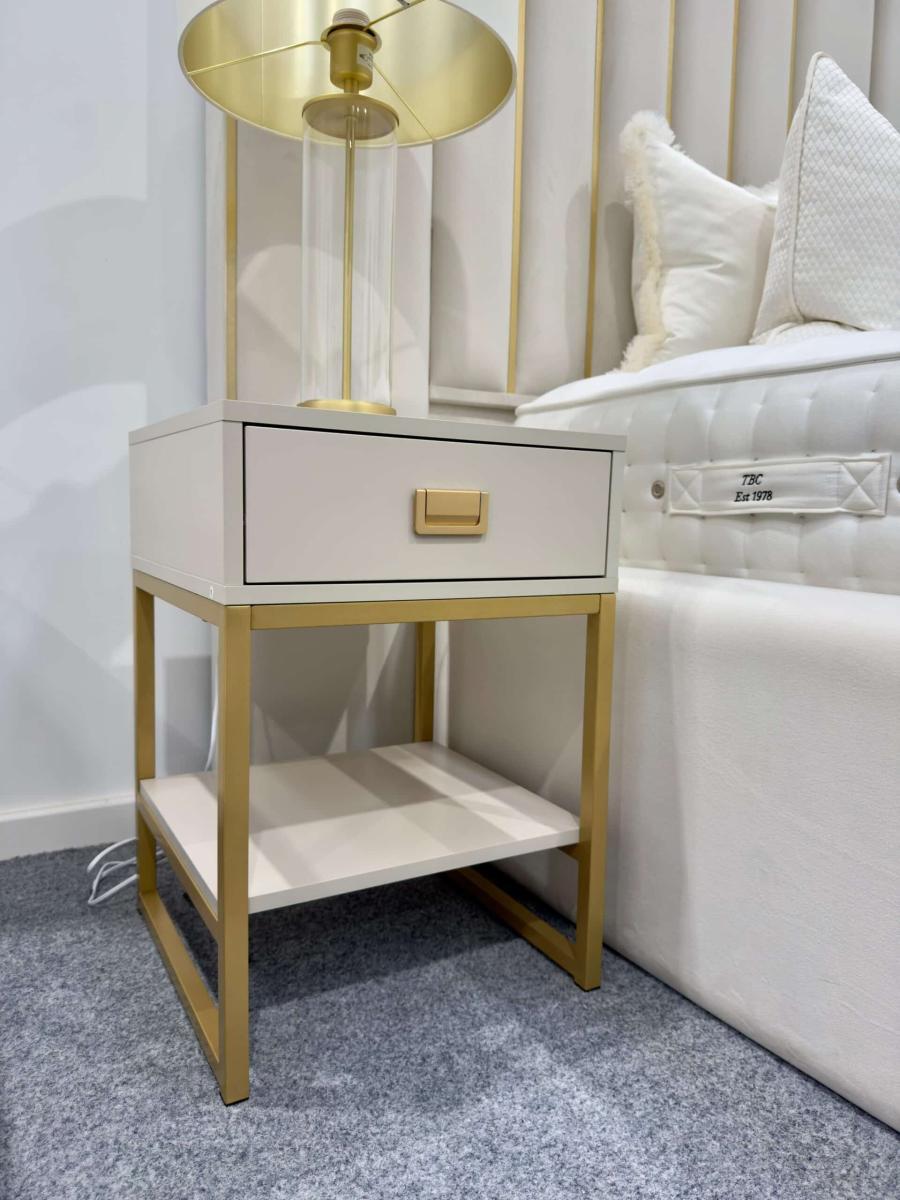 Atlantis Bedsides